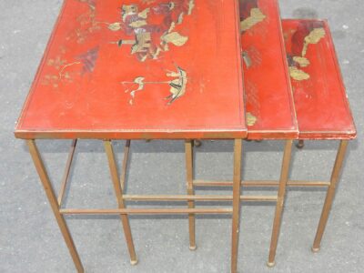 1950/70 'Series of 3 Ramsay House Style Nesting Tables in Gilded Iron Trays Red Chinese Lacquer Landscape Decor With Figures and Pagodas