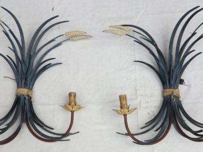 Pair d apply sheaf of wheat in painted metal