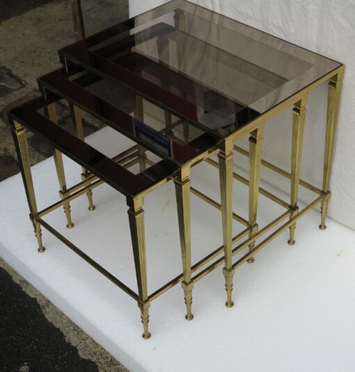 1950/70 Series of 3 Nesting gilted bronze tables top smoked glass silvered frame - Image 4