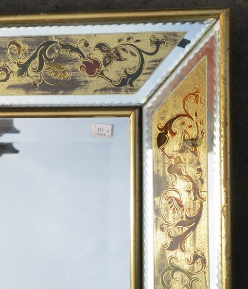 Églomised mirror has to decor of flowers - Image 3