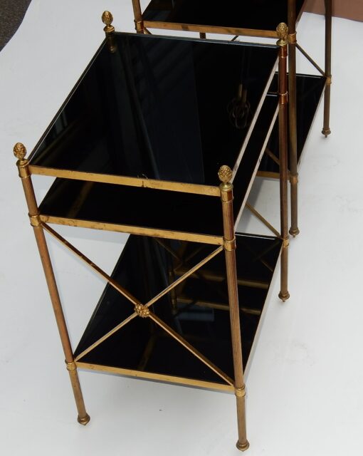 1950/70' Paire d'Étagères en Laiton à 3 Niveaux Maison Baguès Plateaux Opalines Noires – Image 6