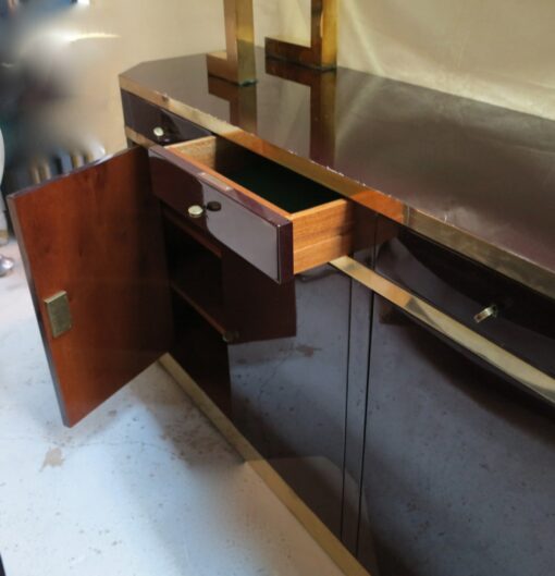 1970' Buffet Style Aldo Tura Laqué Violine Roméo avec Étagère en Laiton Doré Japonisante – Image 5