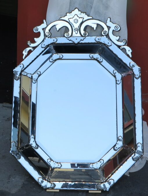 Venitien mirror glasses in the Mercury beveled center
