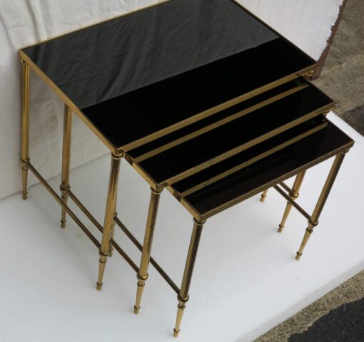 1950/70' Série de 3 Tables Gigognes Bronze Doré Plateaux Opaline Noire