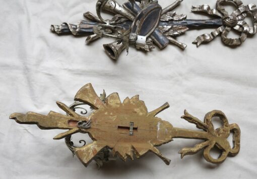 1950/70 Pair of sconces  silvered wood  has the music instruments drum and trumpets - Image 5