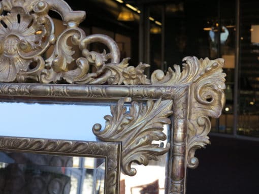1880' Miroir à Fronton style Louis XIV à Parecloses - Doré à l'Or - 169 x127 cm – Image 8