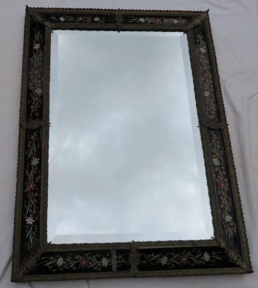Miroir Napoléon 3 , cadre bronze , émaillé sur cartouches en miroir noirci