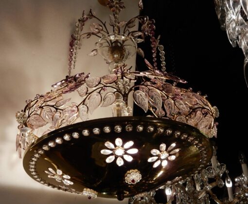 1970' Lustre en Laiton Doré Style Maison Bagués Feuilles en Verre Colorés – Image 5