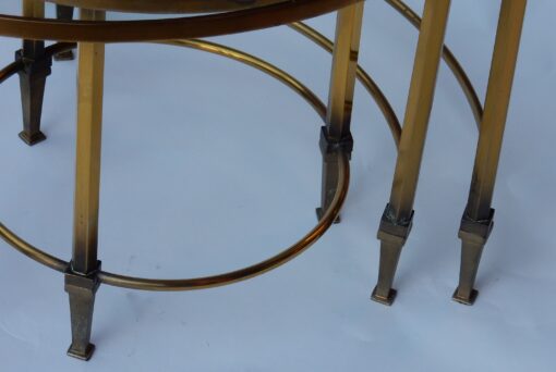 1950/70 Série de Tables Gigognes Rondes Maison Ramsay de Style en Laiton – Image 4