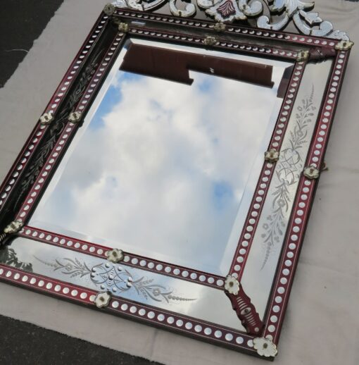 Miroir Vénitien à Fronton Style LXIV Couleur Rouge Bohême 19ème – Image 2