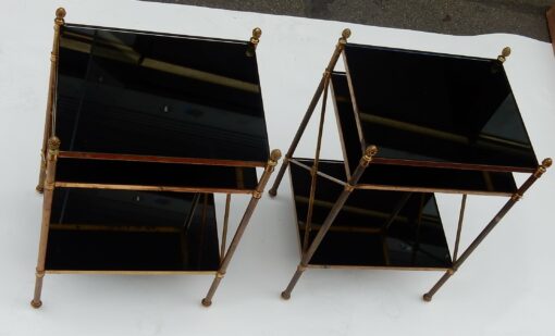 1950/70' Paire d'Étagères en Laiton à 3 Niveaux Maison Baguès Plateaux Opalines Noires