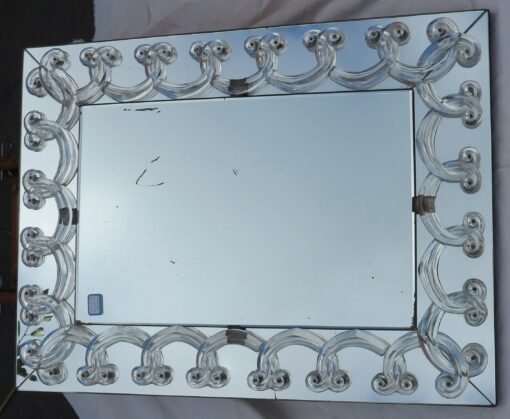 Miroir art deco aux rinceaux signé Lalique 65 x 86