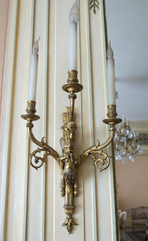 1950' Pair of bronze sconces cherub playing 2 trumpets - Image 2