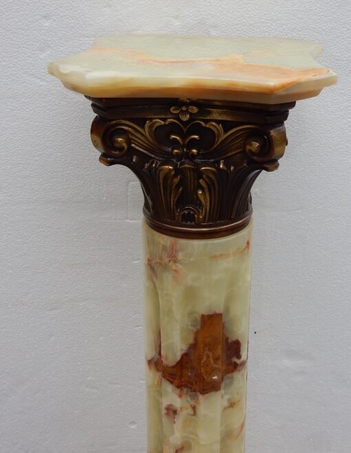 1970 'Onyx Column And Gilded Bronze Corynthian Style - Image 5