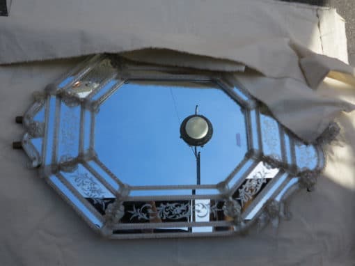 1950' Mirror Octagonal Style Véronèse Parecloses With High and Low Crown - Image 3