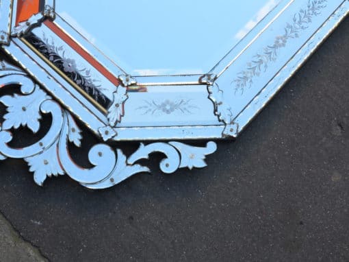 1880' Mirror Venice Octagonal Has Front Wall Silvering 149X99 cm - Image 2