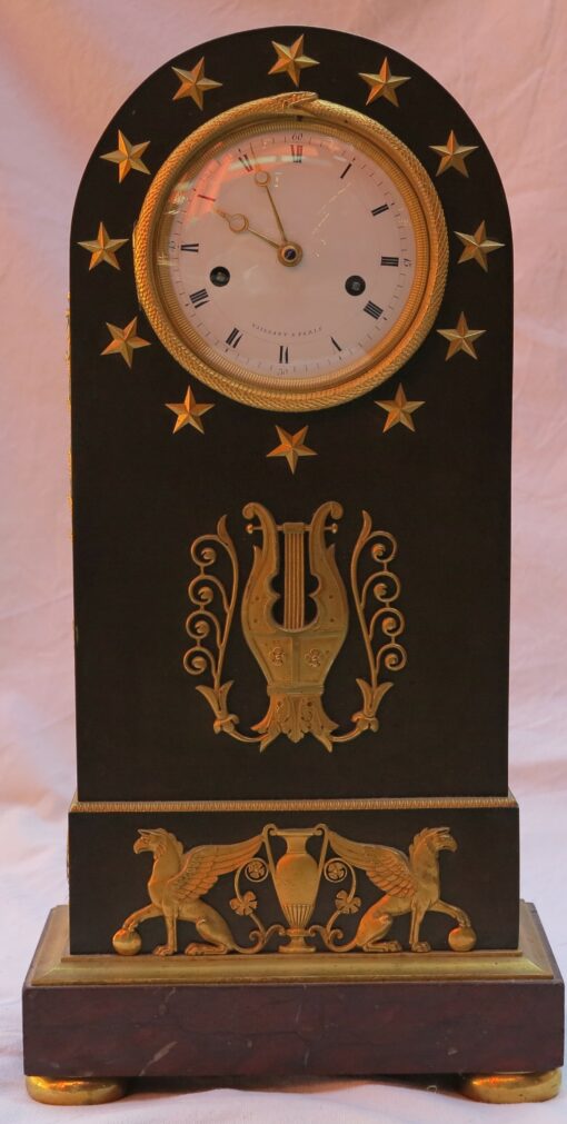 1795' Pendule Époque Directoire en Bronze Double Patine à l'Ouroboros – Image 8