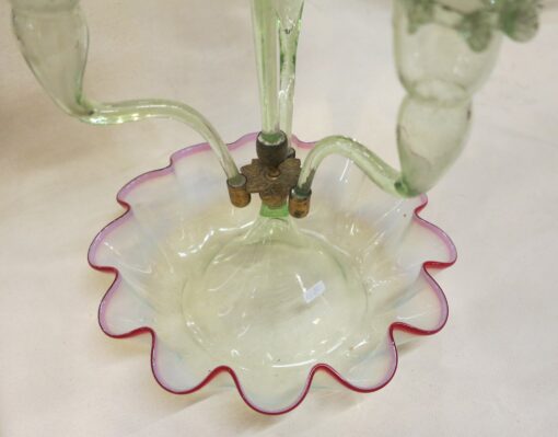 Coupe en cristal opalescent avec 4 cornets a axe déporté  N3 – Image 3