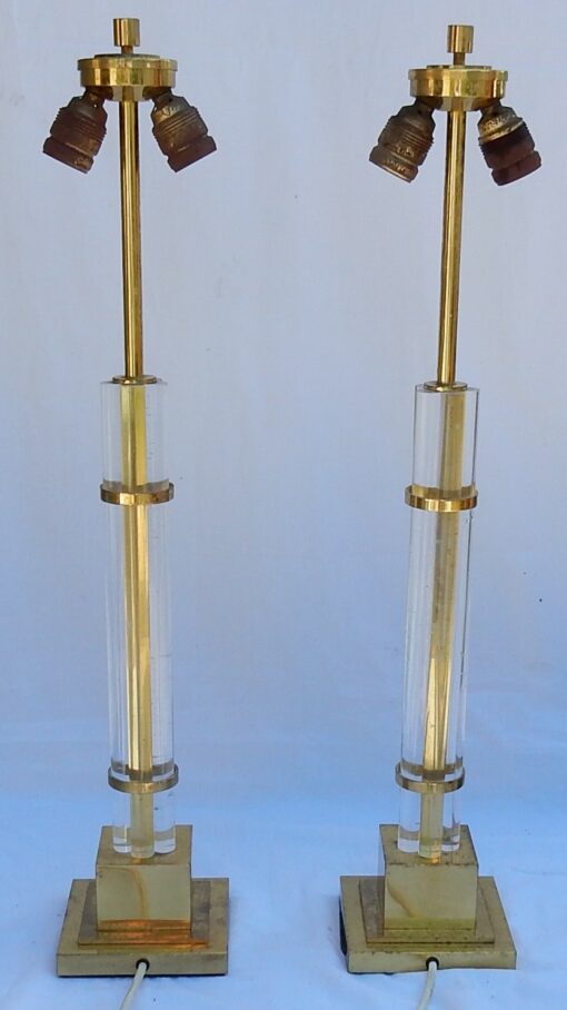 1970' Pair of Lamps in Lucite And Brass Gilted Columns Deco - Image 8
