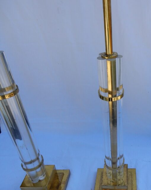 1970' Pair of Lamps in Lucite And Brass Gilted Columns Deco - Image 3