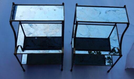1950/70' Paire d'Etagères en Laiton à 3 Niveaux Maison Bagués Forme Escabeau Plateaux Miroirs Vieillis – Image 3