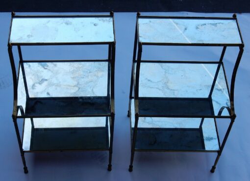 1950/70' Paire d'Etagères en Laiton à 3 Niveaux Maison Bagués Forme Escabeau Plateaux Miroirs Vieillis