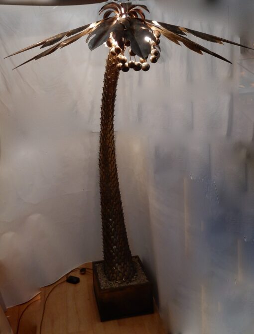 1970s Huge Lighting Palm Tree in Gilded and Polished Brass And Iron, Maison Jansen in Paris - Image 4