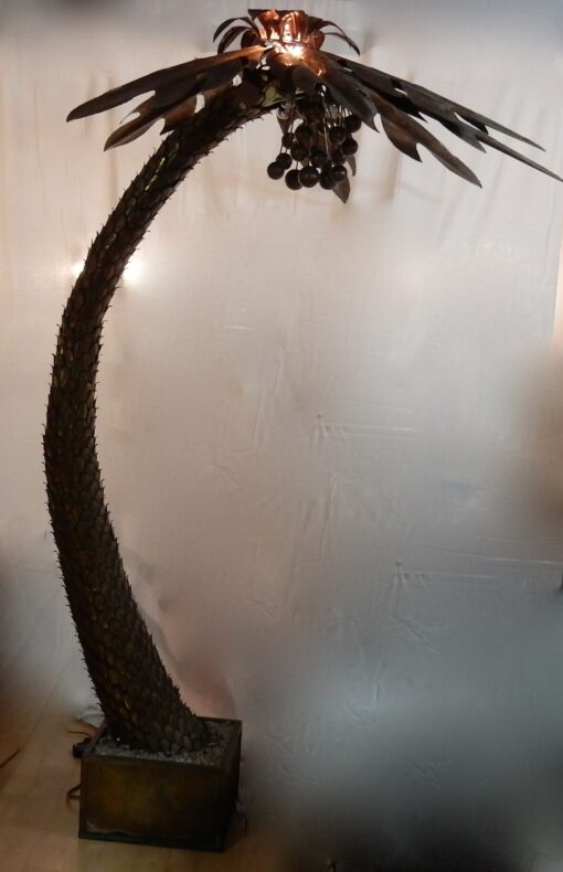 1970s Huge Lighting Palm Tree in Gilded and Polished Brass And Iron, Maison Jansen in Paris