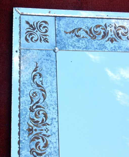 1970' Miroir Venise Oxydé Vieilli A Décors Eglomisés 120 x 100 cm – Image 4