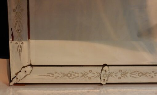 1900's Venetian Mirror with Floral Decor and Pediment 173 x 101 cm - Image 6