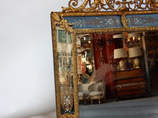 1880/1900' Miroir Venise et Bronze Doré Rectangulaire à Fronton Avec Cadre en Verre Orné de Fleurs Emaillées Fond Noir 137 X 83 cm – Image 8