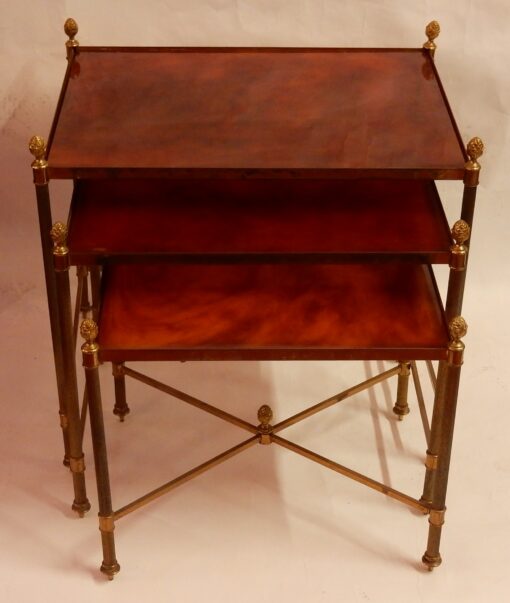 1970 'Series Of 3 Nesting Tables Maison Baguès In Gilt Bronze, 3 Amber Bakelite Trays