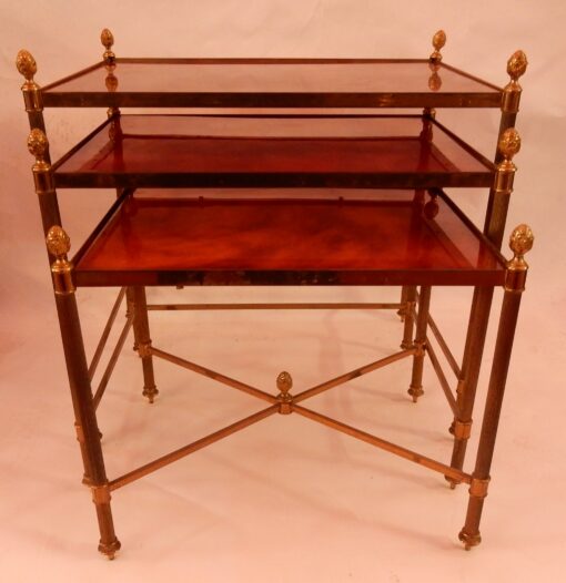 1970 'Series Of 3 Nesting Tables Maison Baguès In Gilt Bronze, 3 Amber Bakelite Trays - Image 2