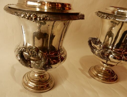 1900' Paire De Rafraichissoirs En  Métal Argenté  Style Napoléon 3 – Image 10