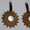 1970′ Paire De Miroirs Convexes Soleils En Résine Dorée – Image 5