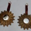 1970′ Paire De Miroirs Convexes Soleils En Résine Dorée – Image 4