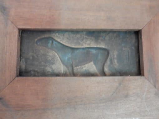1900' Paire de Bas Reliefs En Bronze Sur Noyer, Chiens D'Arrêt – Image 3