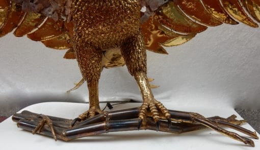 1970' Lampe A L'Aigle  Avec Ailes Déployées En Bronze Ornées De Mica Violet Style Duval Brasseur Éclairante Signée Isabelle Faure 2m30 D'Envergure – Image 11