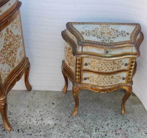 1950/70 ′ Commode Crossbow And Pair Of Bedside Tables 3 Drawers Golden Wood In The Style Of Italian Renaissance 124 X 49 X H 91 cm - Image 10