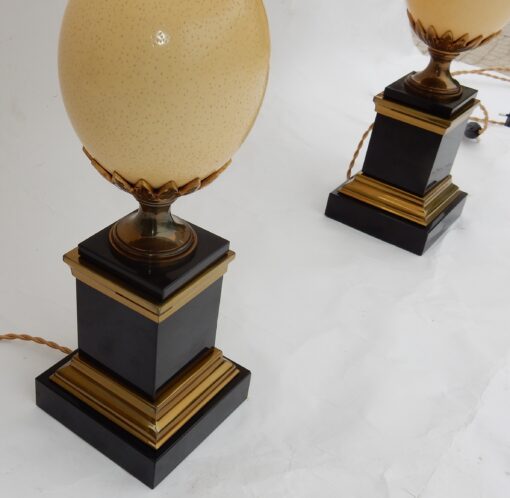 1950/70 Paire de Lampes en Marbre Noir et Oeuf d'Autruche Maison Jansen – Image 4