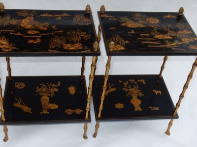 1950' Paire de Tables Maison Baguès Décor Bambou en Bronze Doré Avec Plateaux Laque de Chine 40 X 30 X H 58