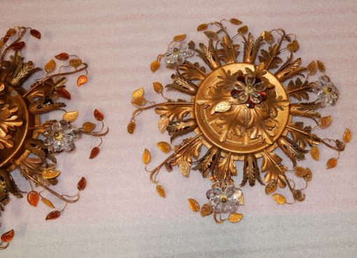 1970′Paire De  Plafonniers ou Appliques à Décor de Fleurs et Feuilles en Métal Doré Et Verre Coloré  Orange Maison Baguès Ou Banci – Image 3