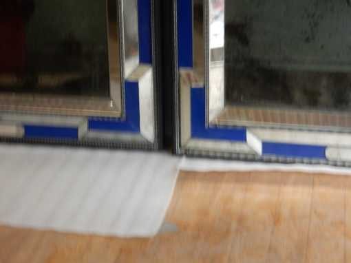 1970/80 Pair Of Louis 14 Style Venice Mirrors With Blue Glass Ornaments 112 X 95 cm - Image 9