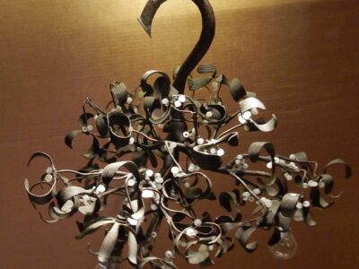 1900' Ball of Mistletoe Art Nouveau Bronze has 3 Bulbs and Pearls Opaline Diameter 50 cm