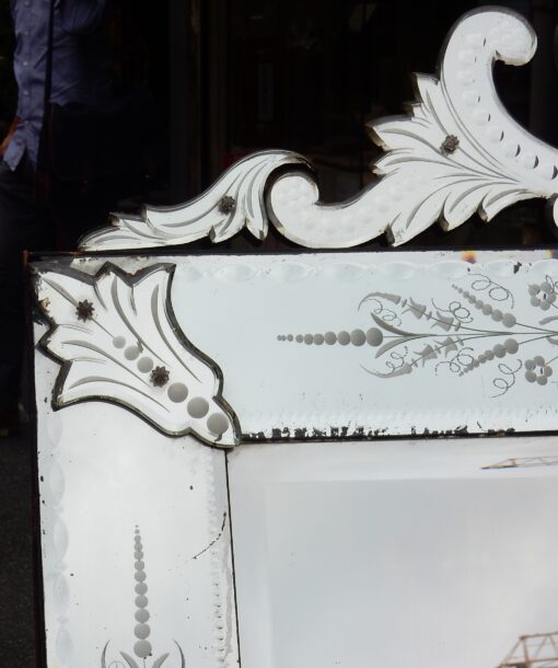 1900 ′ Venetian Mirror With Floral Decor And Pediment - 172 x 89 cm - Image 4