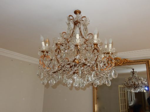 1950′ Lustre Cage Italie à 12 Lumières Bois Doré Et Cristal Diamètre 90 X H 100 cm – Image 17