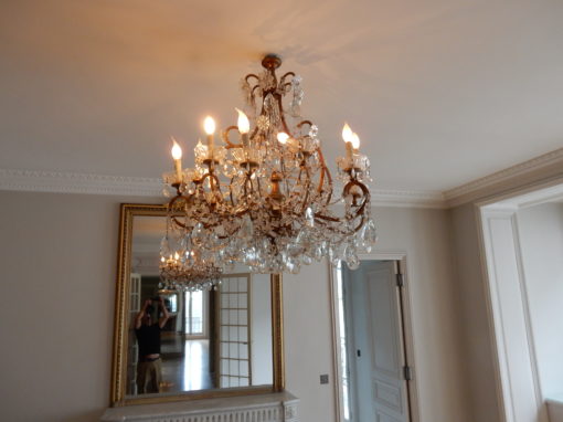 1950′ Lustre Cage Italie à 12 Lumières Bois Doré Et Cristal Diamètre 90 X H 100 cm – Image 15