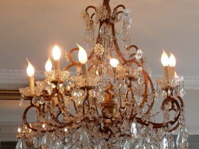 1950 ′ Chandelier Cage Italy with 12 Lights Golden Wood And Crystal Diameter 90 X H 100 cm
