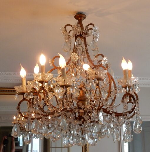 1950′ Lustre Cage Italie à 12 Lumières Bois Doré Et Cristal Diamètre 90 X H 100 cm