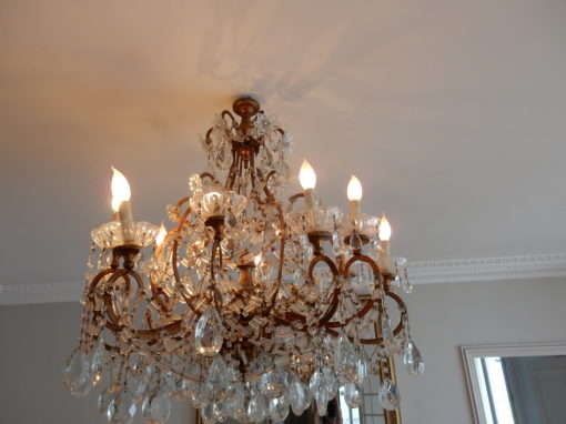 1950′ Lustre Cage Italie à 12 Lumières Bois Doré Et Cristal Diamètre 90 X H 100 cm – Image 12